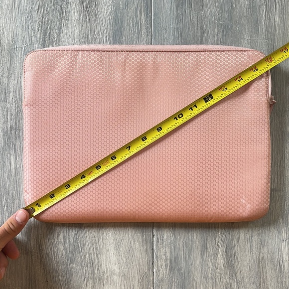 Incase Laptop Case (Pink) - Picture 3 of 5